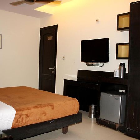 Hotel Aman Deluxe Nové Dillí Exteriér fotografie